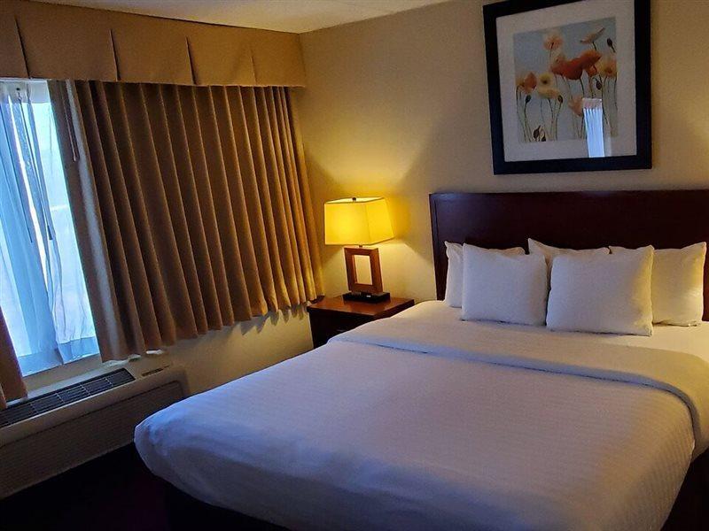 Clarion Hotel Somerset - New Brunswick Dış mekan fotoğraf