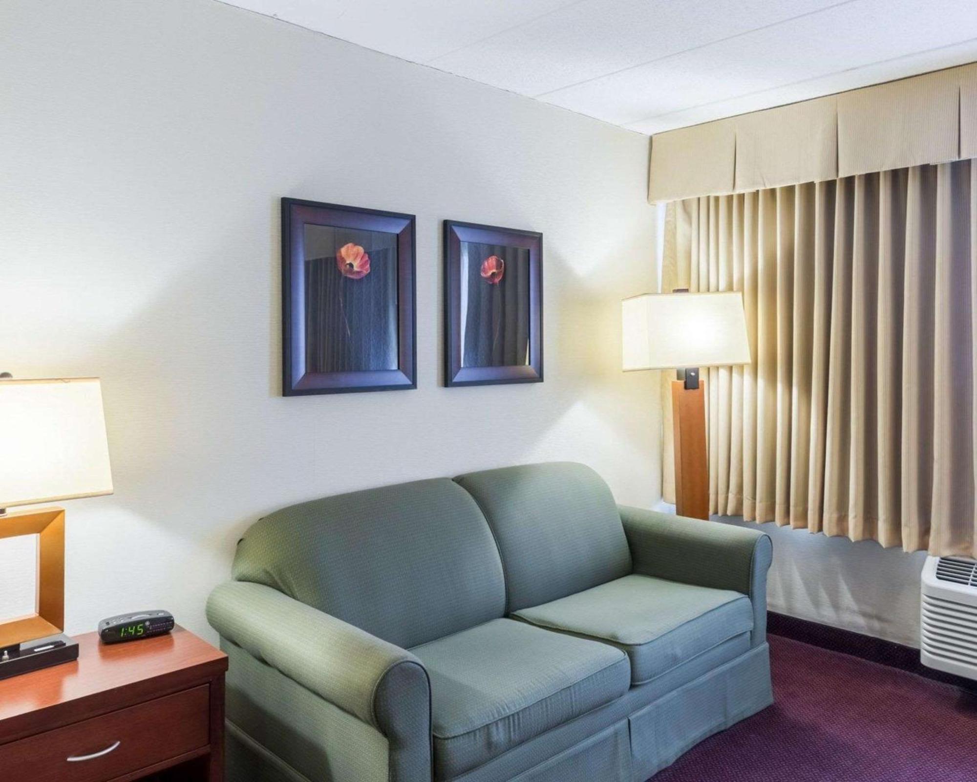 Clarion Hotel Somerset - New Brunswick Dış mekan fotoğraf