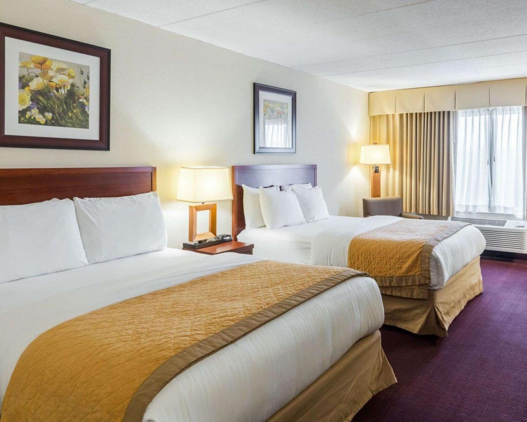 Clarion Hotel Somerset - New Brunswick Dış mekan fotoğraf