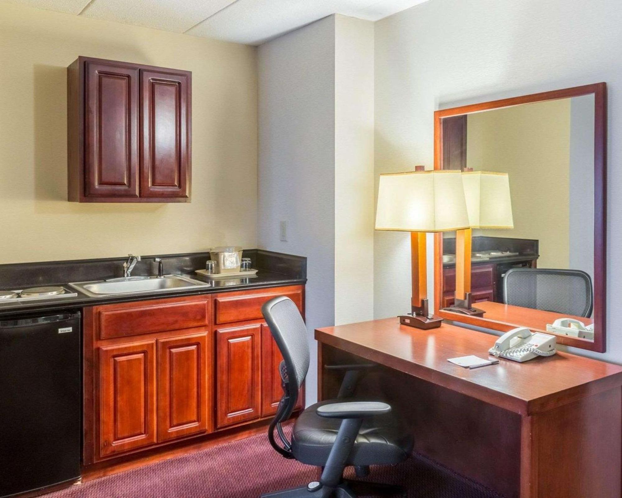 Clarion Hotel Somerset - New Brunswick Dış mekan fotoğraf
