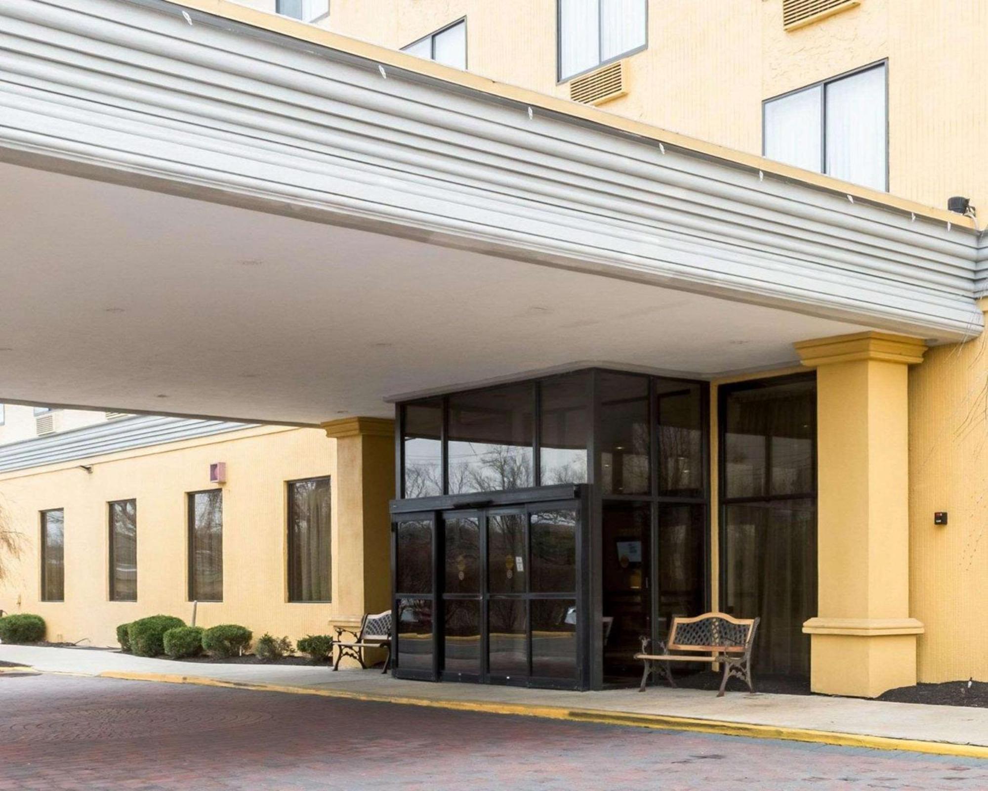 Clarion Hotel Somerset - New Brunswick Dış mekan fotoğraf