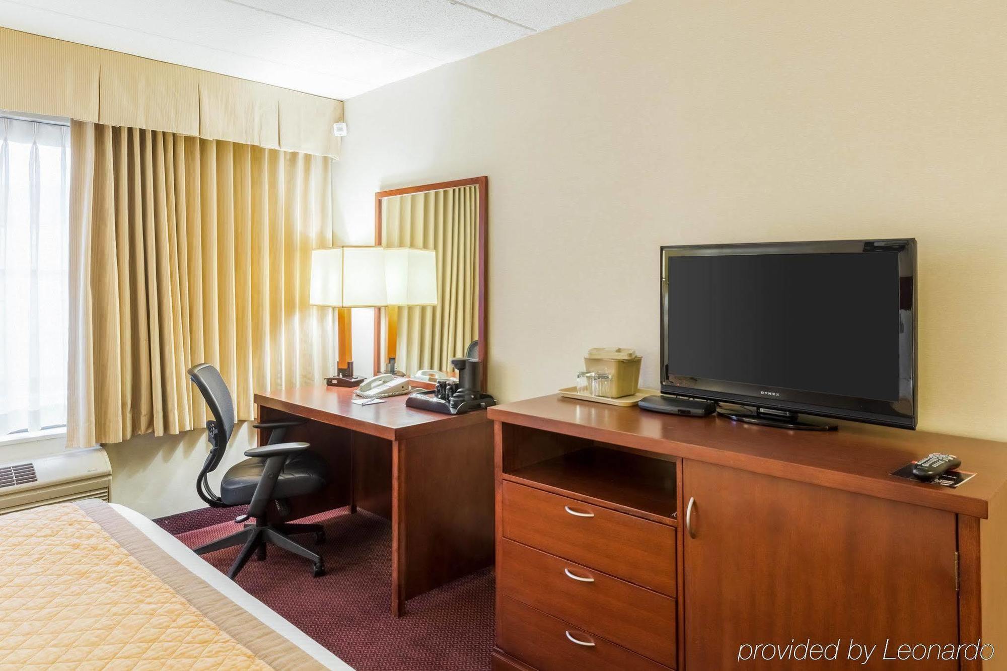 Clarion Hotel Somerset - New Brunswick Dış mekan fotoğraf
