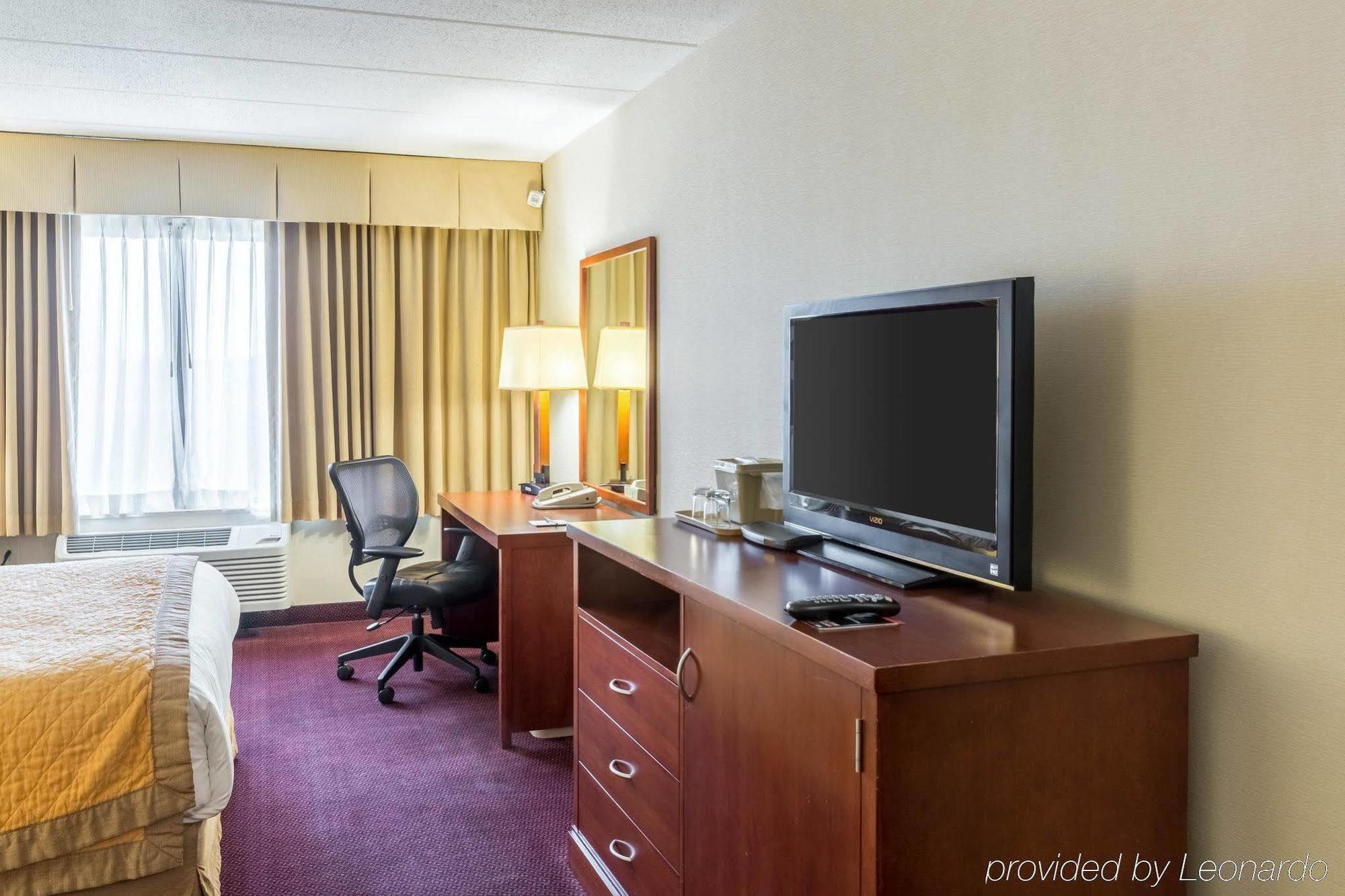 Clarion Hotel Somerset - New Brunswick Dış mekan fotoğraf