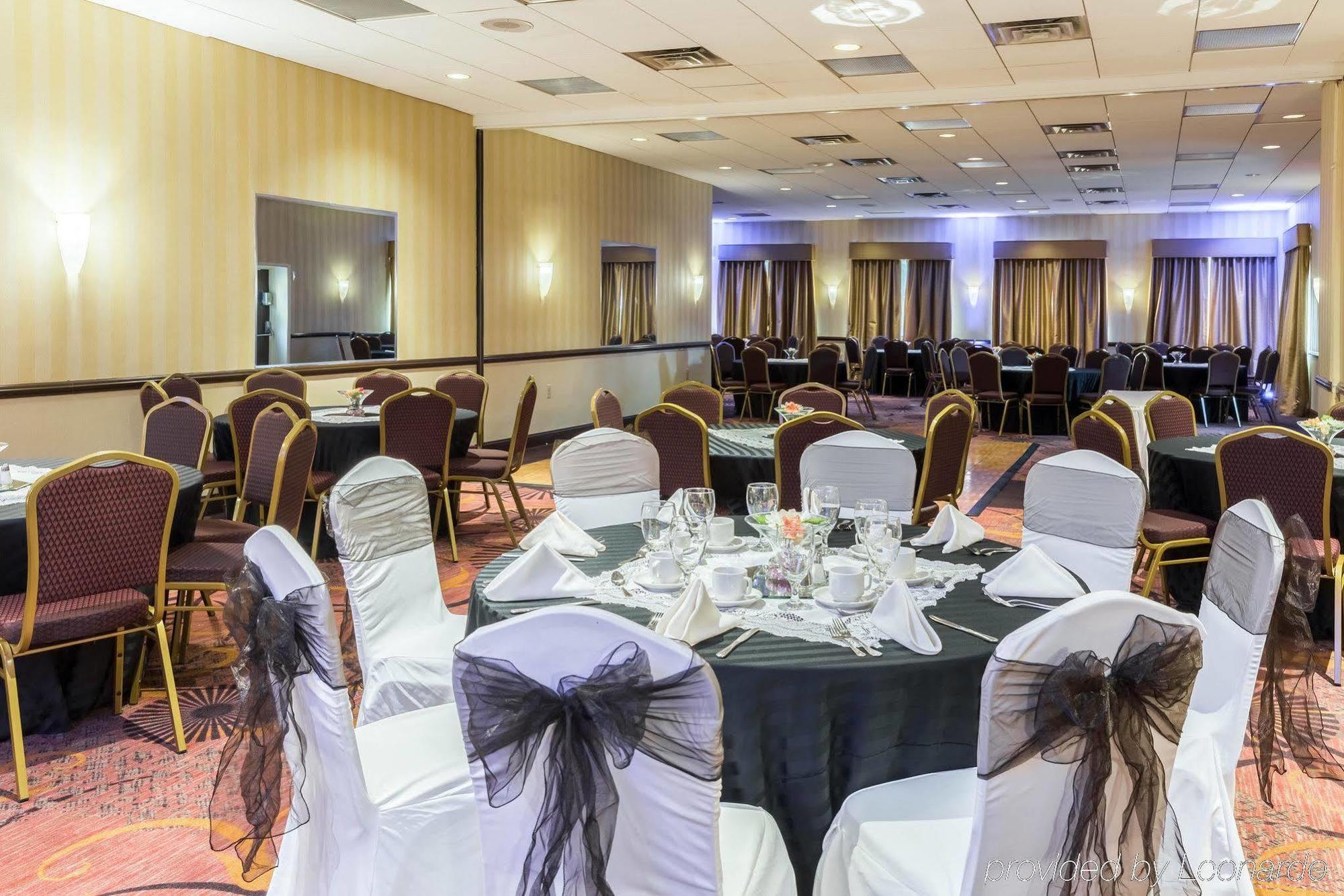 Clarion Hotel Somerset - New Brunswick Dış mekan fotoğraf