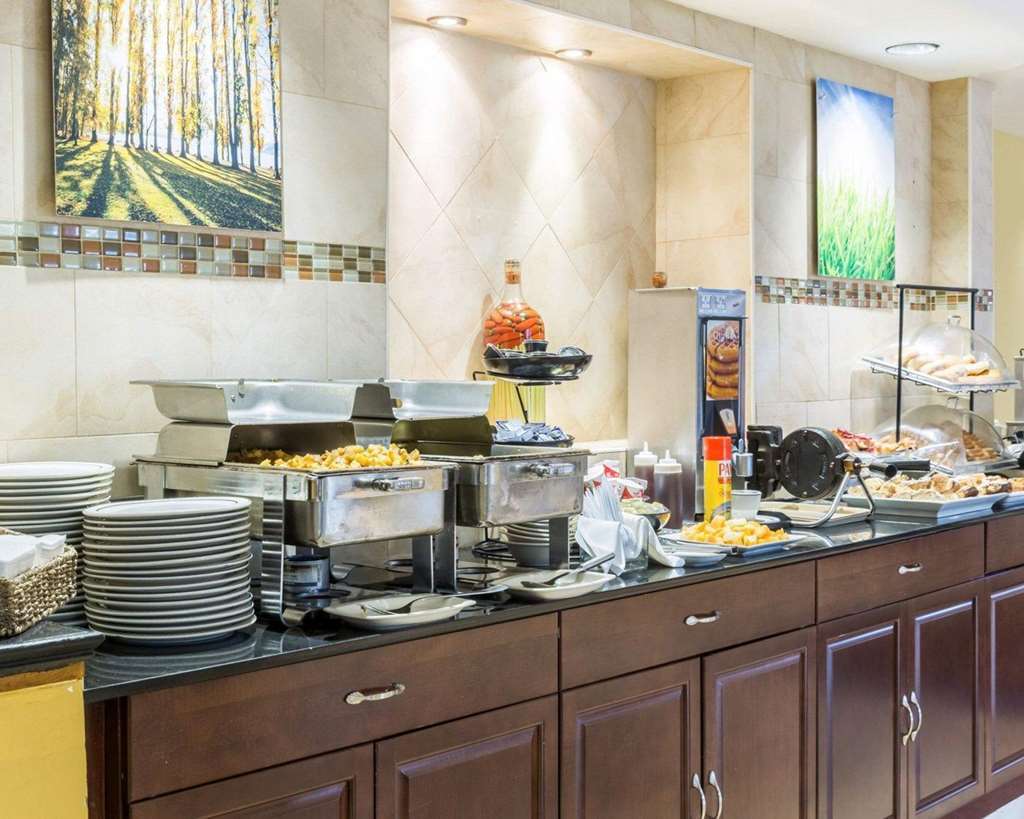 Clarion Hotel Somerset - New Brunswick Restoran fotoğraf